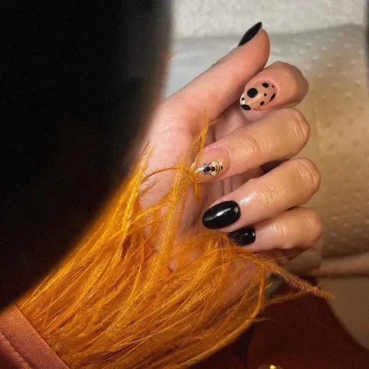 Маникюр  с Гел лак (Къси нокти)