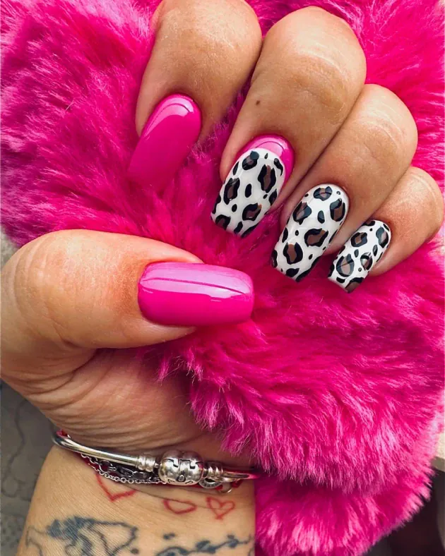 Маникюр с Гел лак (Къси нокти) - Reservation.Studio Маникюр с Гел лак (Къси нокти) - Reservation.Studio