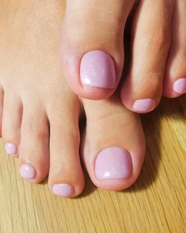 Педикюр с Гел лак - Reservation.Studio Педикюр с Гел лак - Reservation.Studio