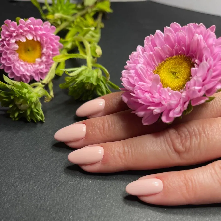 Mantenimiento de uñas artificiales o reforzadas (uñas cortas) - Reservation.Studio