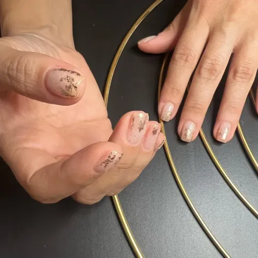Manucure avec durcisseur (sans retirer le gel UV)