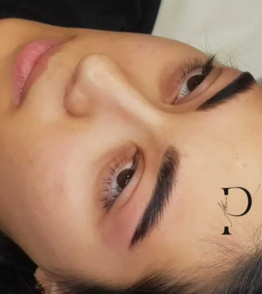 Ламиниране на вежди - Reservation.Studio