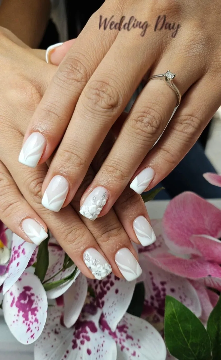 Маникюр с гел лак /един цвят/ - Reservation.Studio