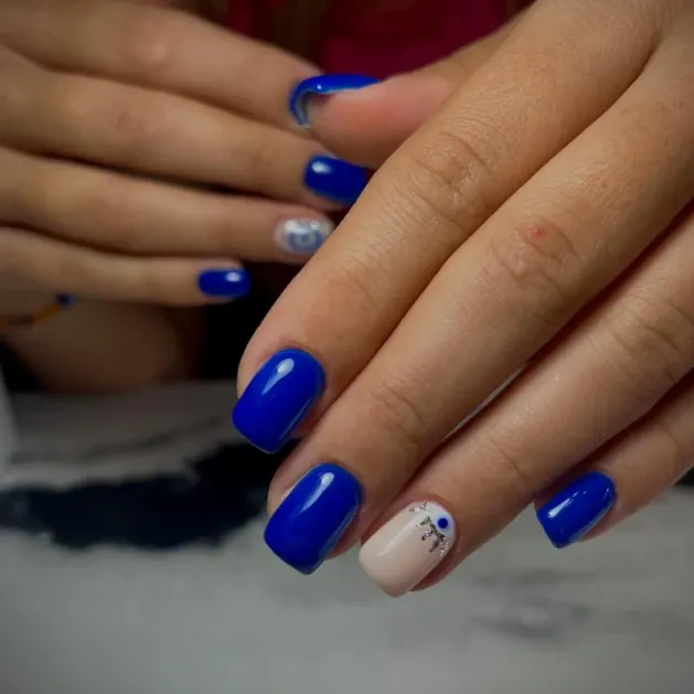 Маникюр с Гел лак (Къси нокти) - Reservation.Studio Маникюр с Гел лак (Къси нокти) - Reservation.Studio