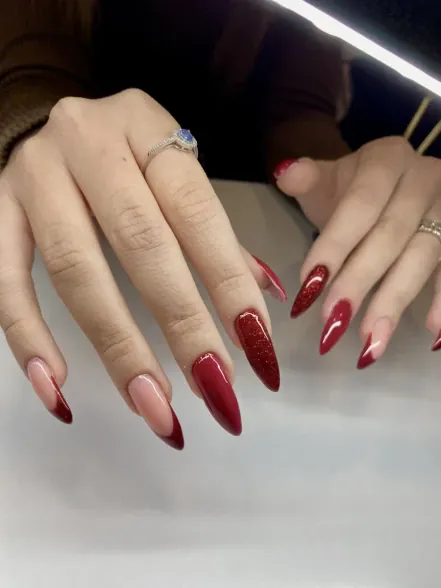 Маникюр с гел лак + укрепване на нокътната плочка - Reservation.Studio