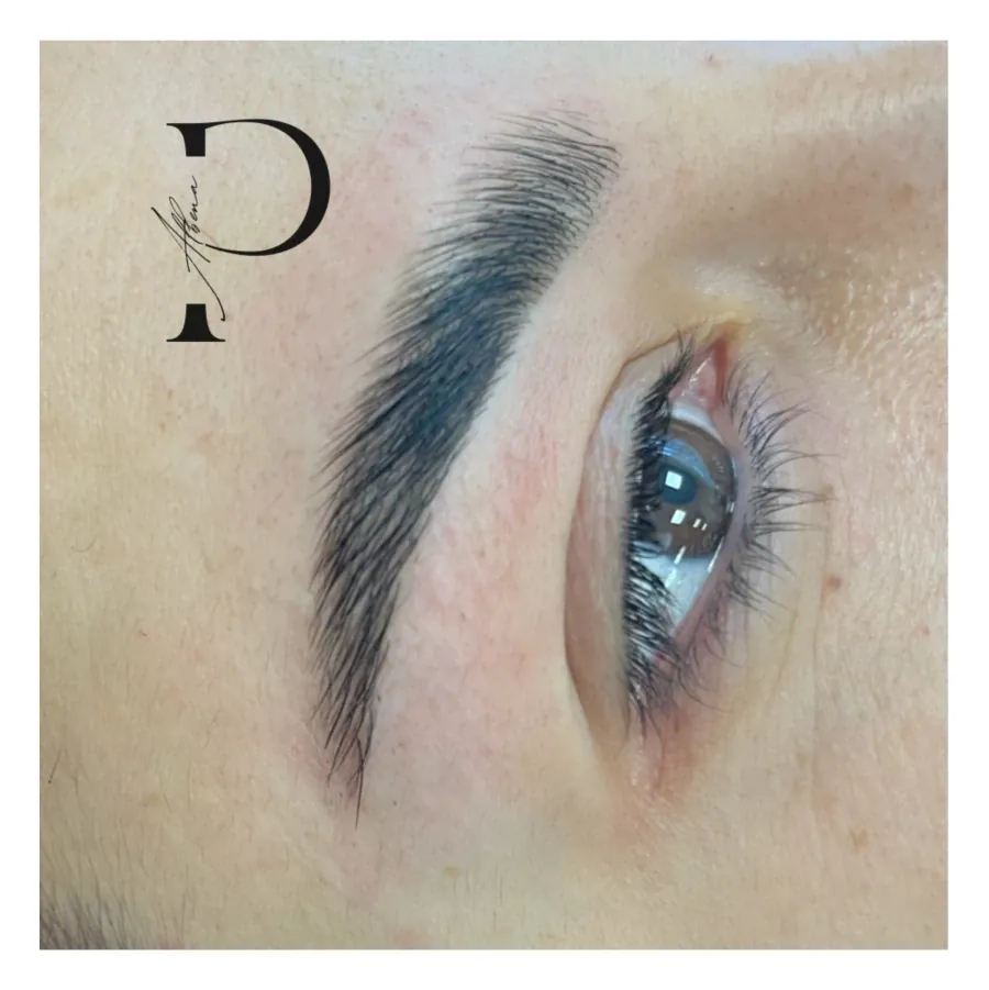 Ламиниране на вежди - Reservation.Studio