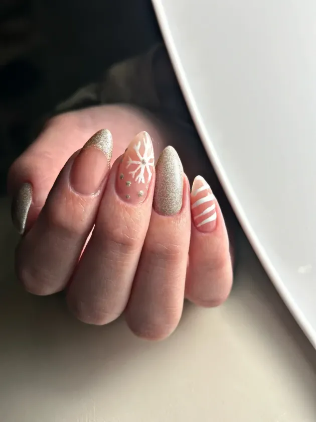 Маникюр с гел лак - Reservation.Studio Маникюр с гел лак - Reservation.Studio