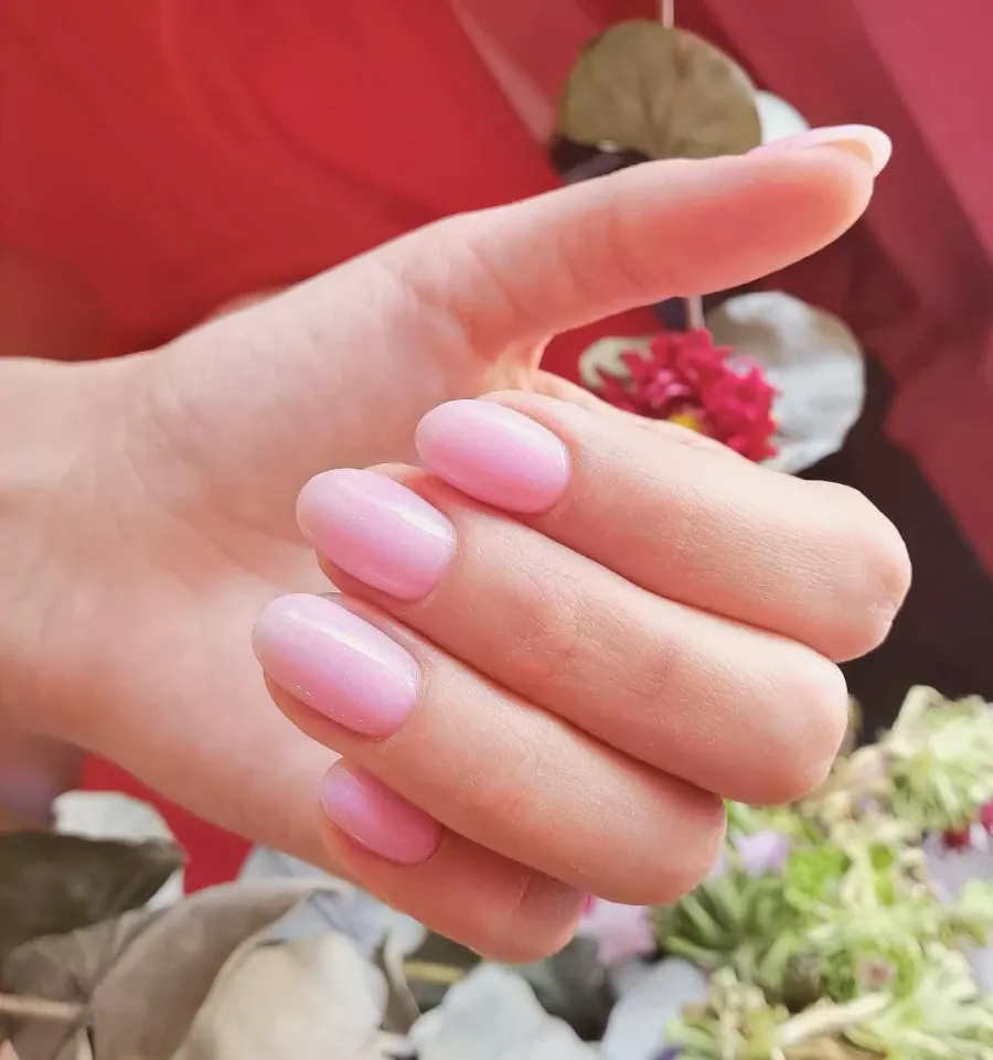 Маникюр  с Гел лак (Къси нокти) - Reservation.Studio