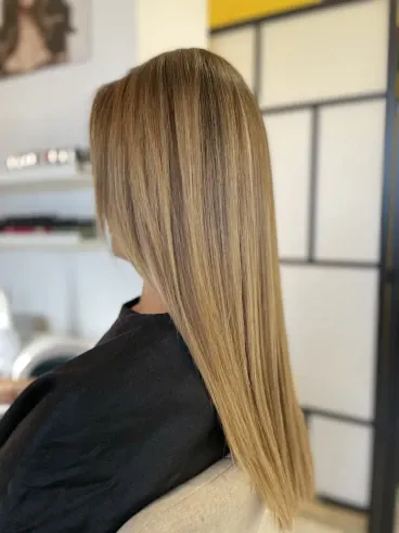 Боядисване и стайлинг Боядисване и стайлинг