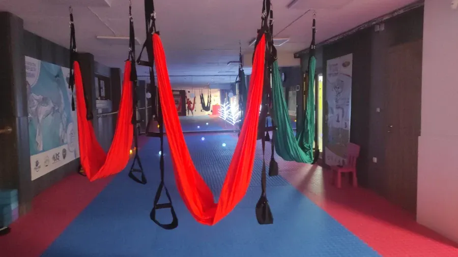 Въздушна йога - Reservation.Studio Въздушна йога - Reservation.Studio