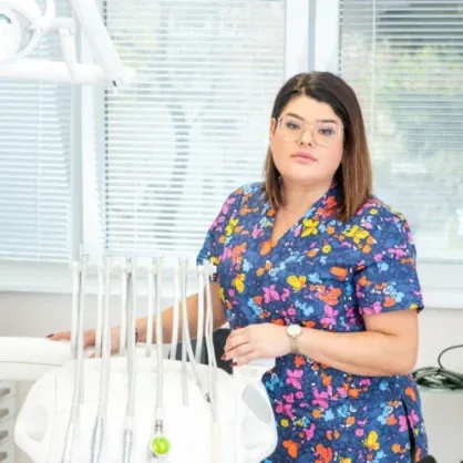 Д-р Улянова  - Кабинет по дентална и естетична медицина Д-р Улянова  - Кабинет по дентална и естетична медицина