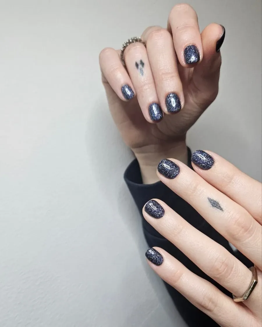 Маникюр  с Гел лак (Къси нокти) - Reservation.Studio