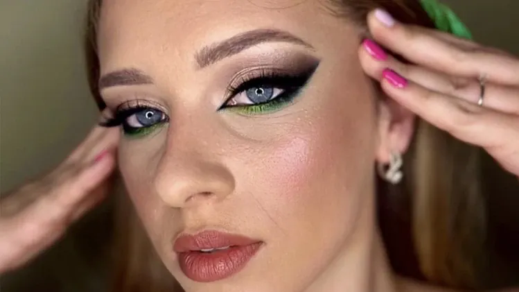 Сценичен грим