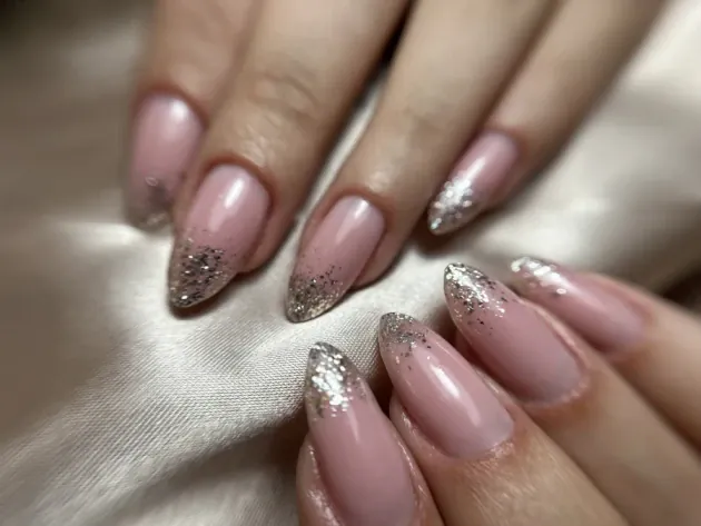 Маникюр с гел лак - Reservation.Studio Маникюр с гел лак - Reservation.Studio