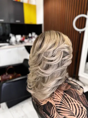 Боядисване+ подстригване +стайлинг Боядисване+ подстригване +стайлинг