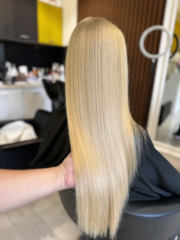 Боядисване+ подстригване +стайлинг - Reservation.Studio