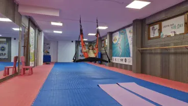Въздушна йога за деца Въздушна йога за деца